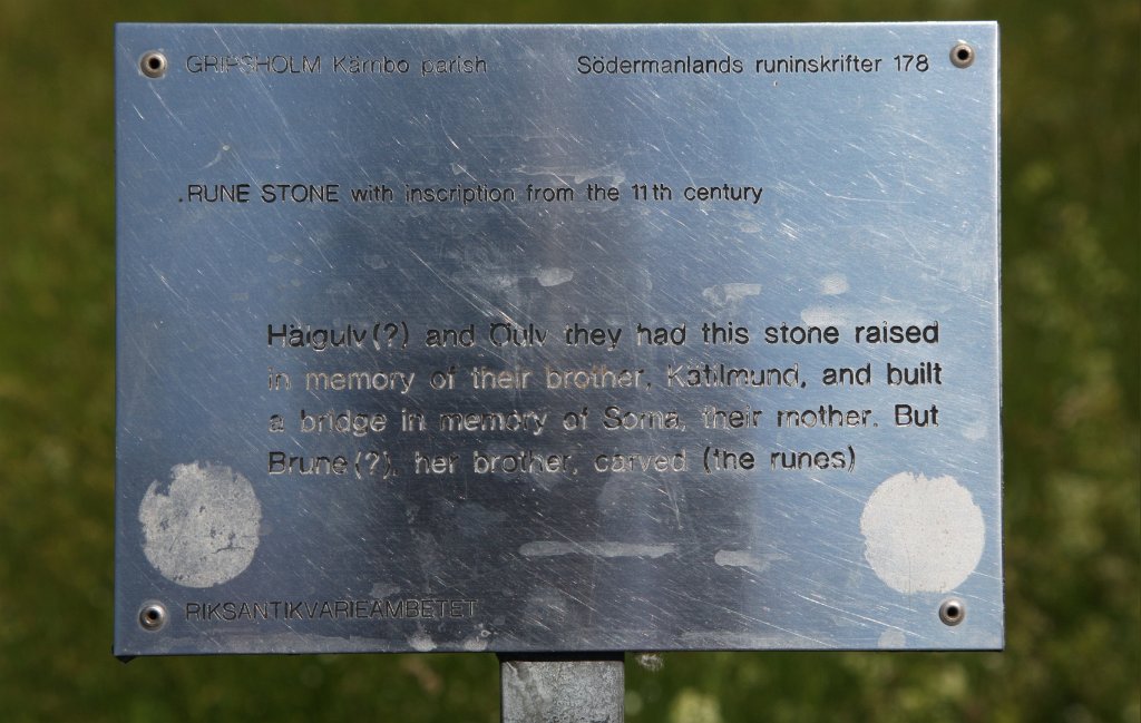 090627-1181-Fels mit Runen